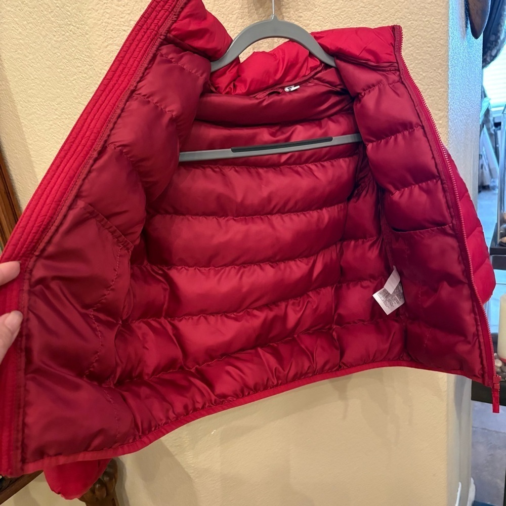 UNIQLO Red Kids Hoodie Puffer Zipped Jacket Size 7-8 Years-Unisex - Picture 3 of 7
